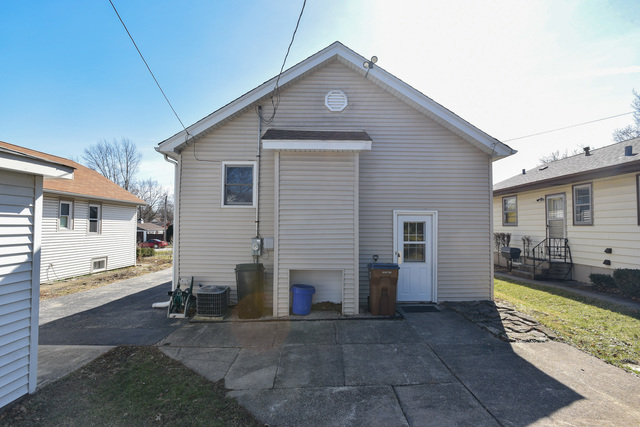136 E Oak St, Villa Park, IL 60181 photo 18
