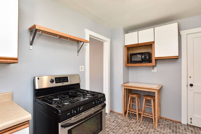 136 E Oak St, Villa Park, IL 60181 photo 6