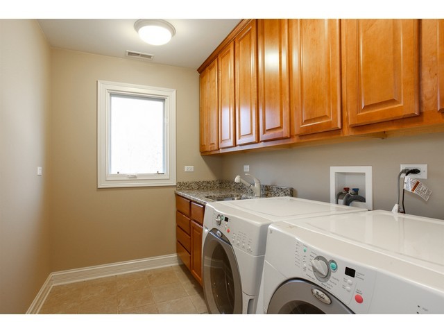 711 N Wright St, Naperville, IL 60563 photo 22