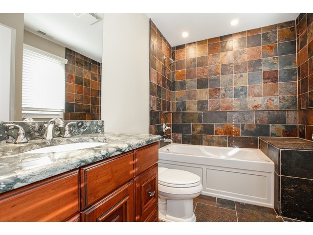 711 N Wright St, Naperville, IL 60563 photo 18
