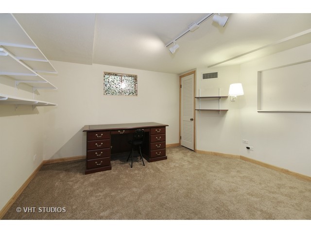313 Crescent Dr, Glenview, IL 60025 photo 10