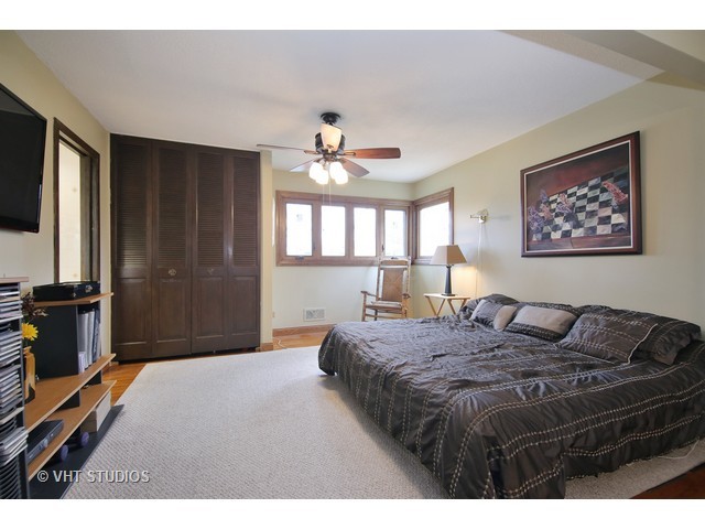 313 Crescent Dr, Glenview, IL 60025 photo 11