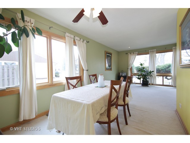 313 Crescent Dr, Glenview, IL 60025 photo 4