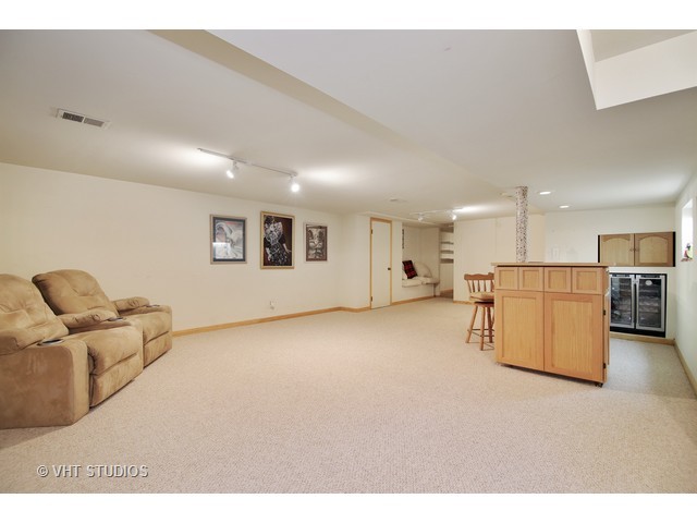 313 Crescent Dr, Glenview, IL 60025 photo 9