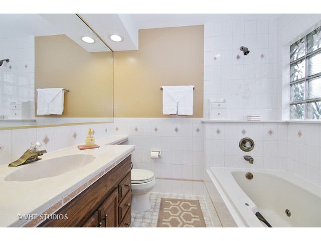 313 Crescent Dr, Glenview, IL 60025 photo 12