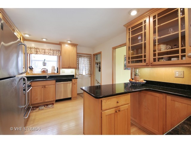 313 Crescent Dr, Glenview, IL 60025 photo 6