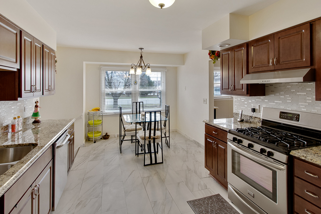 1104 E Alder Ln, Mount Prospect, IL 60056 photo 10