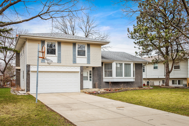 1104 E Alder Ln, Mount Prospect, IL 60056 photo 2
