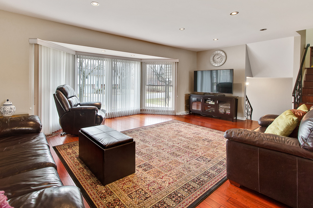 1104 E Alder Ln, Mount Prospect, IL 60056 photo 6