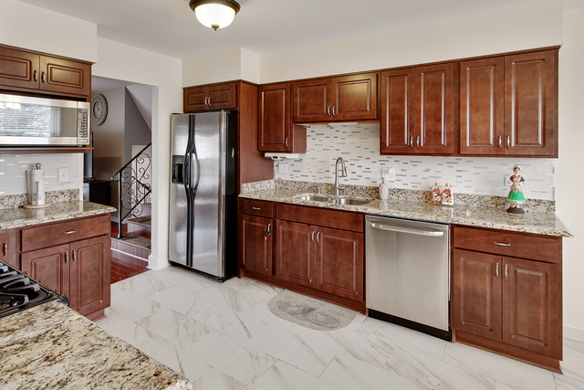 1104 E Alder Ln, Mount Prospect, IL 60056 photo 8