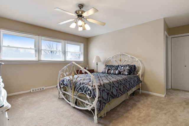 1104 E Alder Ln, Mount Prospect, IL 60056 photo 13