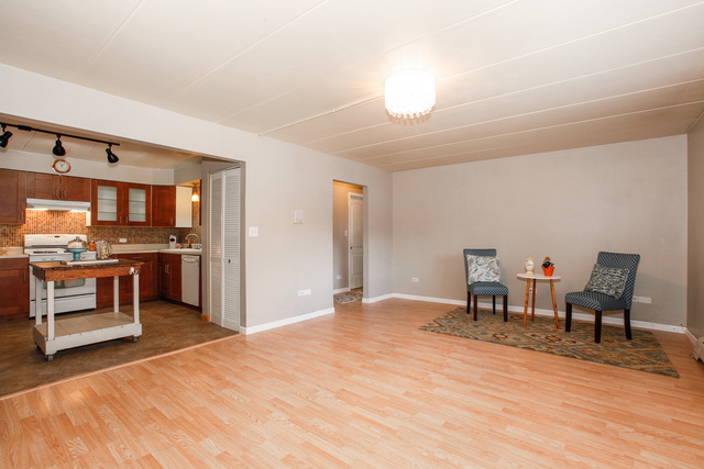 204 E Bailey Rd #A, Naperville, IL 60565 photo 2