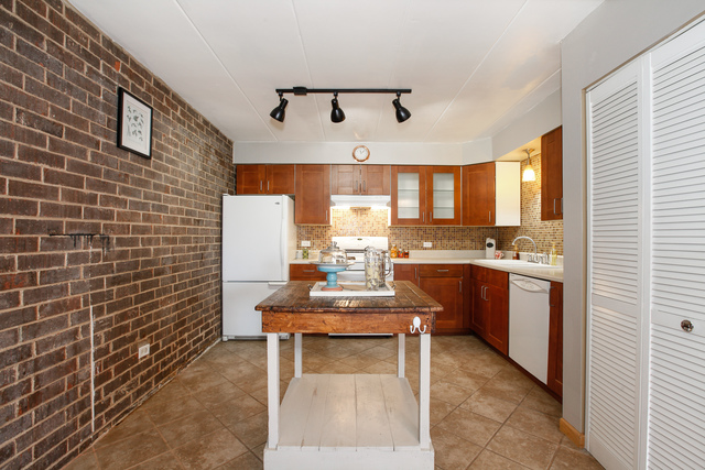 204 E Bailey Rd #A, Naperville, IL 60565 photo 3