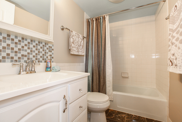 204 E Bailey Rd #A, Naperville, IL 60565 photo 9
