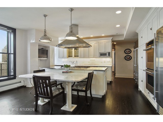 20 E Cedar St #17D, Chicago, IL 60611 photo 6