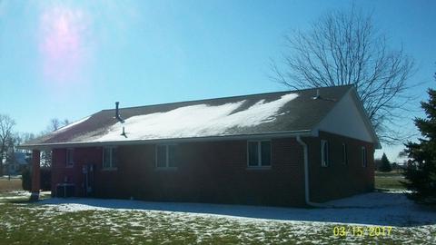 111 S Bend Dr, Onarga, IL 60955 photo 2