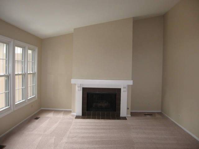 1126 Oakview Dr, Wheaton, IL 60187 photo 4