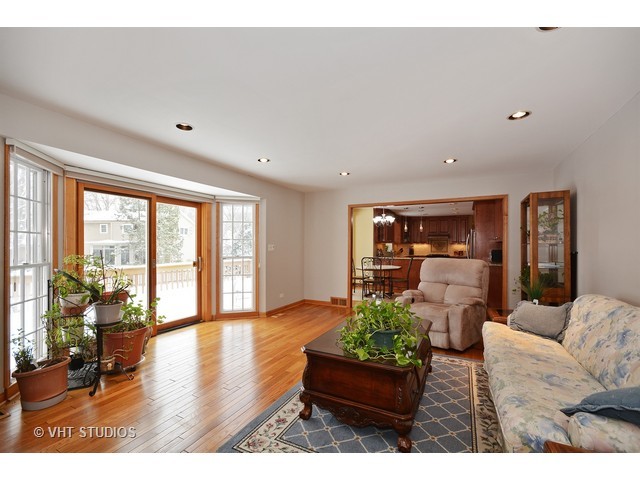 1133 Johnson Dr, Naperville, IL 60540 photo 9
