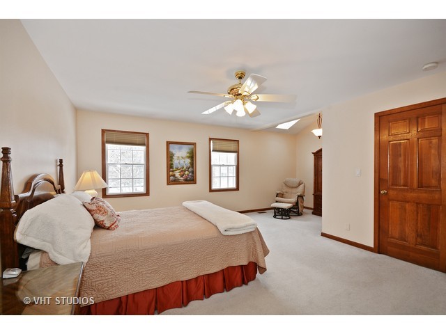1133 Johnson Dr, Naperville, IL 60540 photo 13