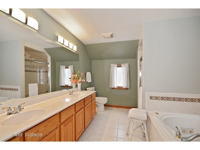 1133 Johnson Dr, Naperville, IL 60540 photo 14