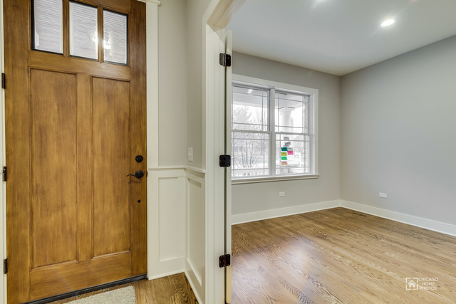 841 N Eagle St, Naperville, IL 60563 photo 2