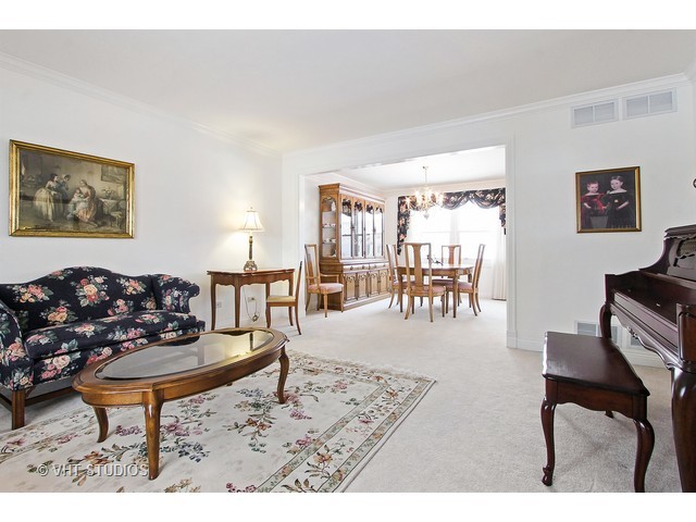 1245 W Dovington Dr, Hoffman Estates, IL 60169 photo 4