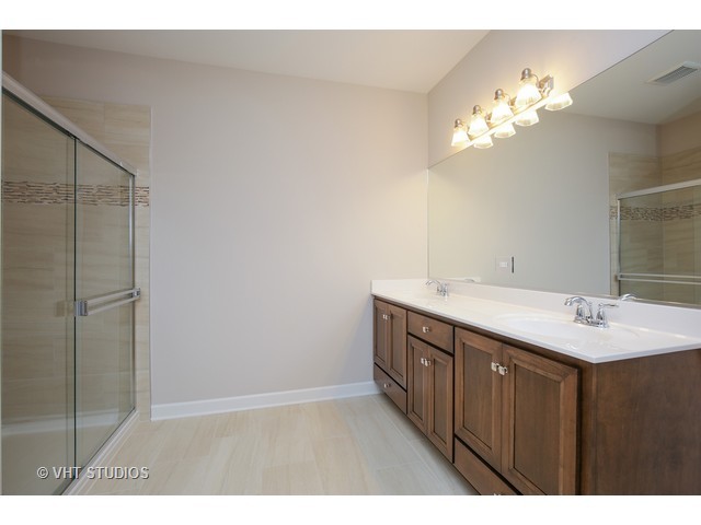 3640 Ancient Oak Dr, Elgin, IL 60124 photo 10