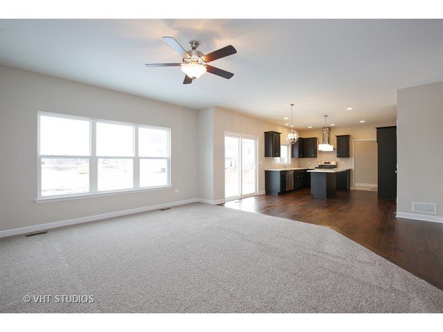 3638 Ancient Oak Dr, Elgin, IL 60124 photo 7