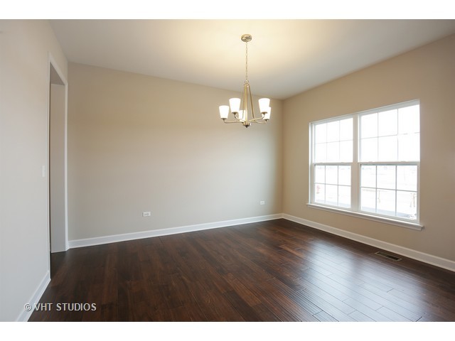 3638 Ancient Oak Dr, Elgin, IL 60124 photo 5
