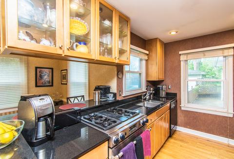 1623 Whitcomb Ave, Des Plaines, IL 60018 photo 2