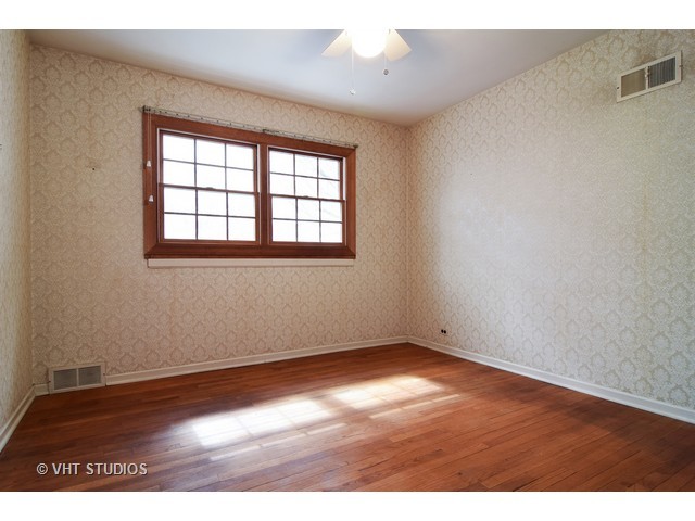 320 E Oak Ave, Wheaton, IL 60187 photo 8