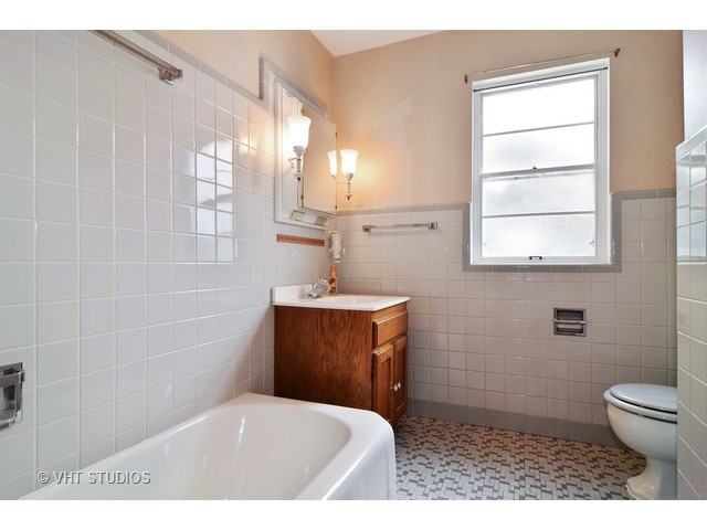 320 E Oak Ave, Wheaton, IL 60187 photo 9