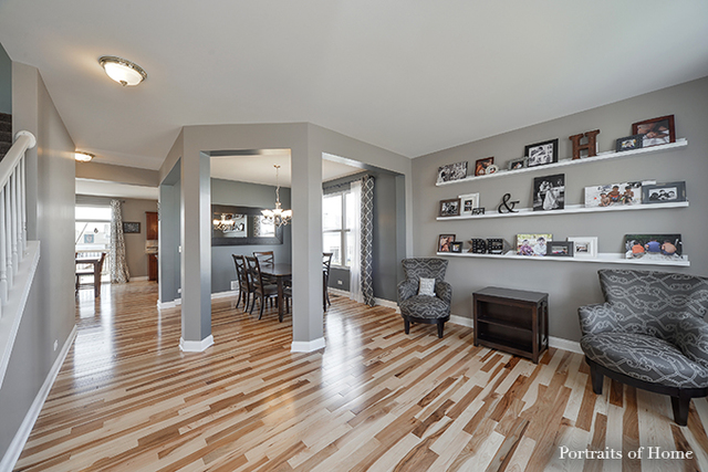 1605 Elysium Dr, Minooka, IL 60447 photo 2