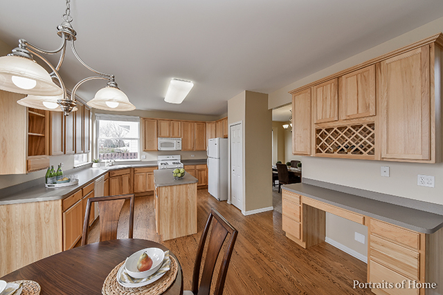 2995 Capri Ct, Aurora, IL 60503 photo 4