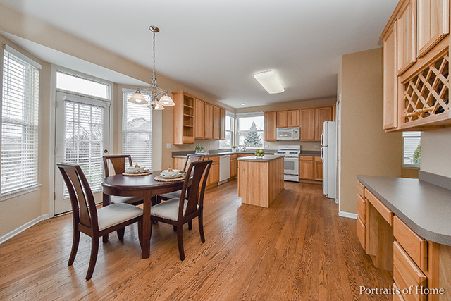 2995 Capri Ct, Aurora, IL 60503 photo 3