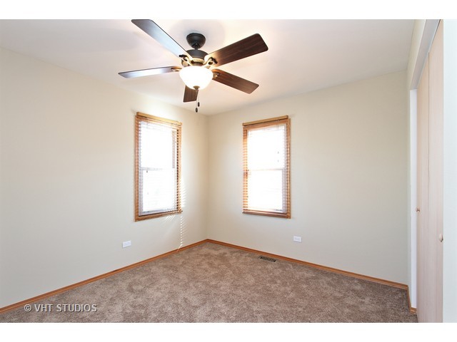 509 Venice Rd, Lakemoor, IL 60051 photo 8