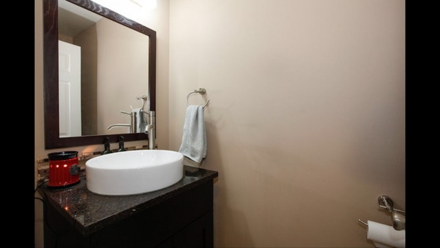 584 Covered Bridge Dr, Elgin, IL 60124 photo 8