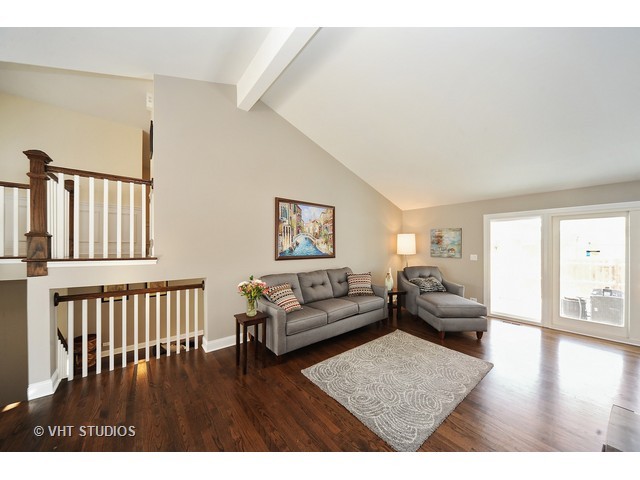  1943 Barberry Rd, Northbrook, IL 60062 photo 3