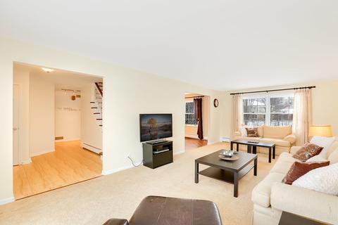 1593 Wadsworth Rd, Wheaton, IL 60189 photo 4