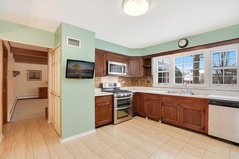 1593 Wadsworth Rd, Wheaton, IL 60189 photo 9