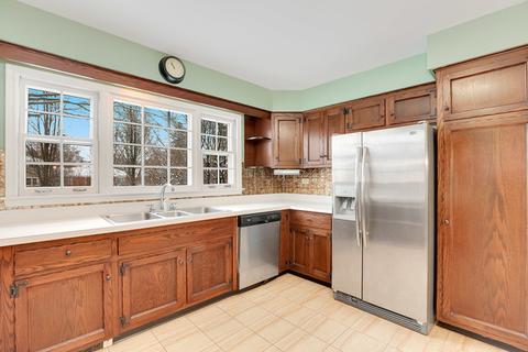 1593 Wadsworth Rd, Wheaton, IL 60189 photo 12