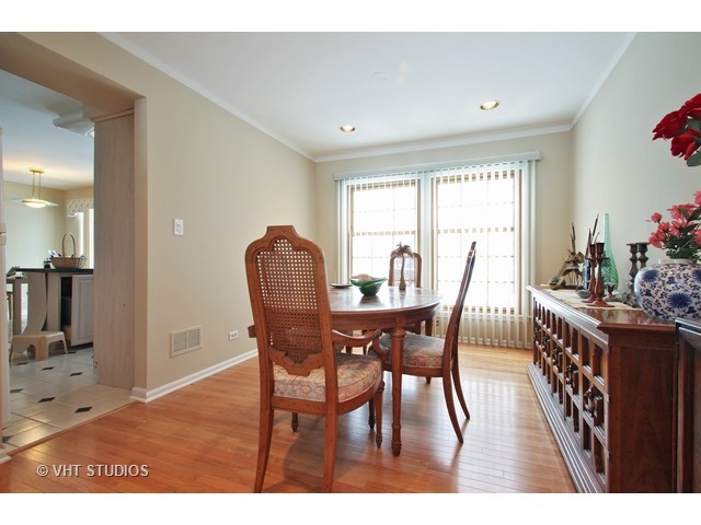 3113 Sandy Ln, Glenview, IL 60026 photo 4