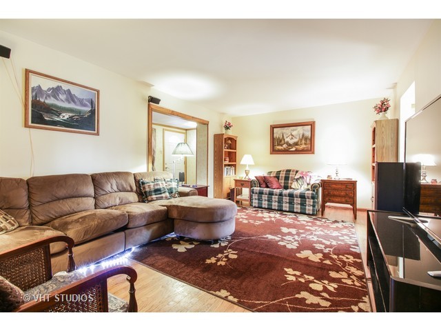 8614 Lorel Ave, Burbank, IL 60459 photo 2
