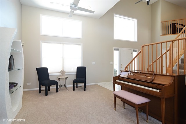 2030 Wright Blvd, Buffalo Grove, IL 60089 photo 2