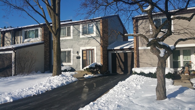 712 Clearwater Ct, Wheeling, IL 60090 photo 1