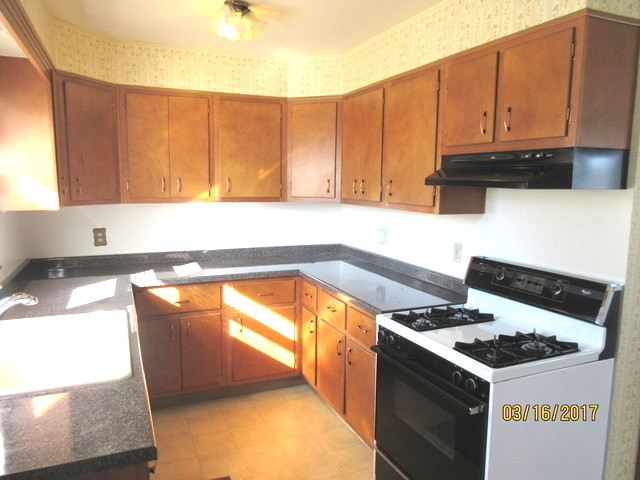 1122 Park Ln, Dixon, IL 61021 photo 2