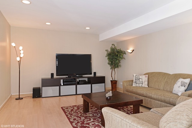 1245 Devonshire Rd, Buffalo Grove, IL 60089 photo 14