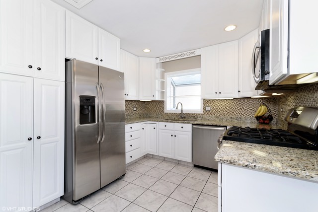 1245 Devonshire Rd, Buffalo Grove, IL 60089 photo 2