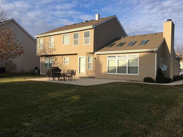 1505 Derby Ln, Bartlett, IL 60103 photo 2