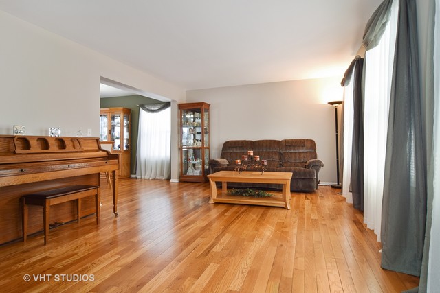 1505 Derby Ln, Bartlett, IL 60103 photo 7